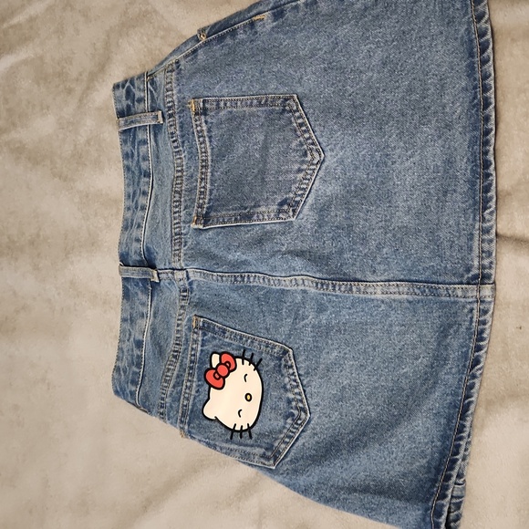 Women's XS Shein Hello Kitty skirt - Picture 2 of 3